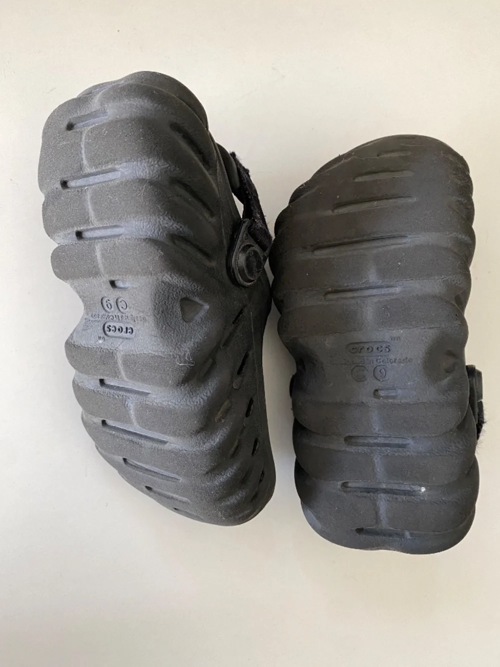 Crocs Echo Clog All Black Unisex Streetwear Kids Size 9